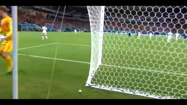 Joe Hart: "Give me the fucking ball!!!" - Funny reaction after Pirlo´s freekick смотреть онлайн