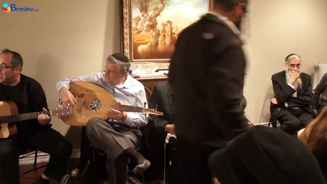 Rav Shalom Arush plays Darbuka смотреть онлайн