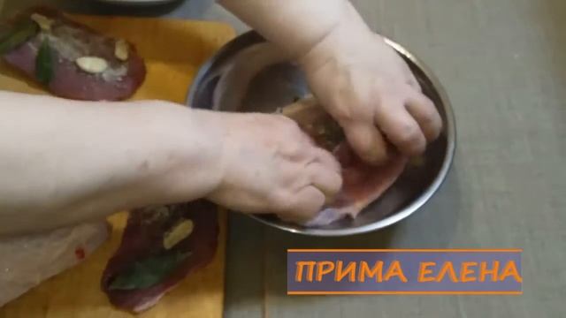 СВИНИНА В ФОЛЬГЕ запеченная в кастрюле (БЕЗ ДУХОВКИ) смотреть онлайн