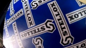 БМВ е39 ремонт снимаю старые меняю на новые замена передних амортизаторов и пружины