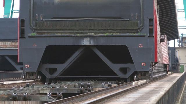 Pulling a Ship up a Hill: The Inclined Plane of Ronquières смотреть онлайн