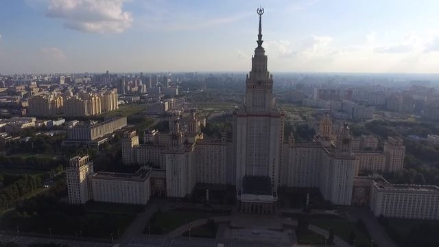Полёт из Лужников над МГУ. DJI Phantom 3 Standard. смотреть онлайн