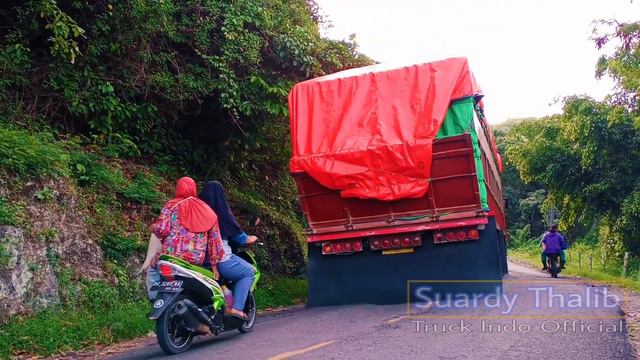 Super great|Mitsubishi Fuso 12 roda,,Truk ekspedisi rasa kereta|Simak bosqu!!! смотреть онлайн