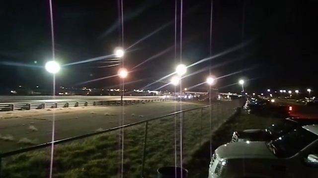 Supercharged 300SRT8 vs Toyota Tacoma v8 смотреть онлайн