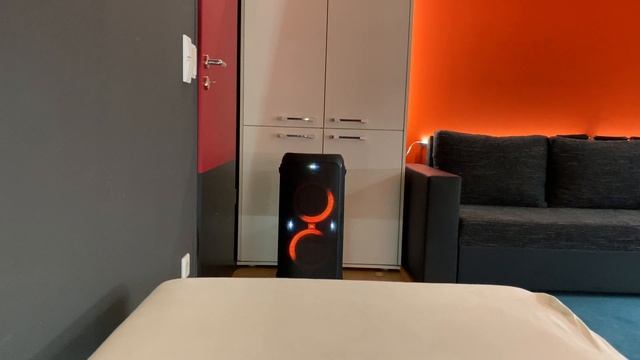 JBL Partybox 300 - Amazing Bass смотреть онлайн