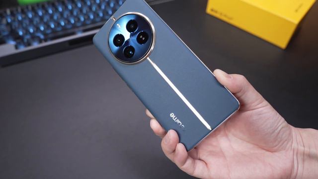 Realme 12 Pro+, a thousand yuan phone has such quality! Also rolled up a periscope telephoto? смотреть онлайн