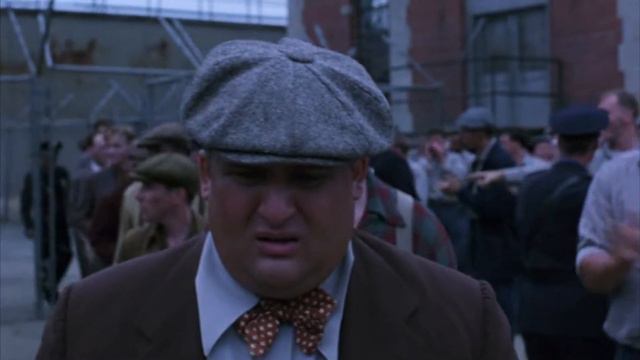 Приезд Энди Дюфрейна в тюрьму Шоушенк - Побег из Шоушенка. смотреть онлайн