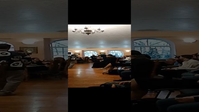 играет просто пушка