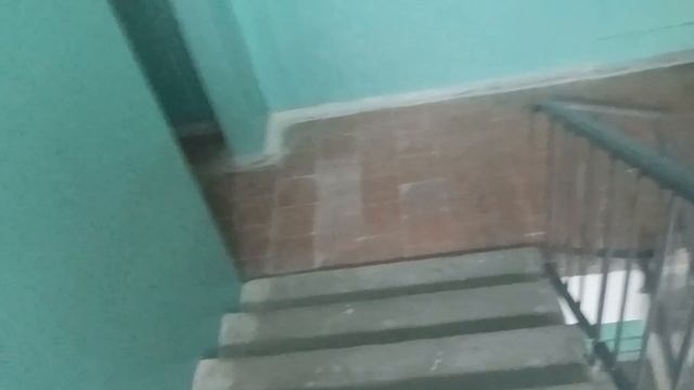 Осматриваю подъезд Гагарина 9, Подъезд 4 смотреть онлайн