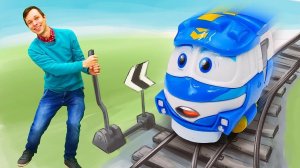 Роботы поезда - веселые игрушки для детей. Макси хочет стать супергероем! Классные игры детям.