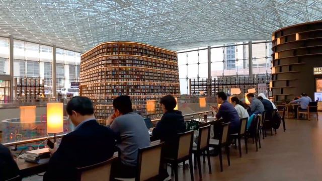 Descubre una de las bibliotecas más bellas del mundo en Seul: Starfield смотреть онлайн