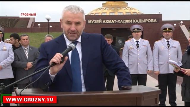 Первокурсники Грозненского военного училища дали торжественное обещание служить закону и порядку смотреть онлайн