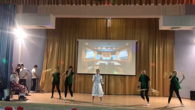 Инсценировка новогодней песни✨ смотреть онлайн