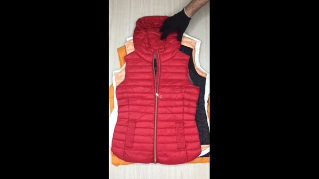 Одежда оптом. Жилетки GEOX. Цена 36,08 евро/шт. 10 единиц смотреть онлайн