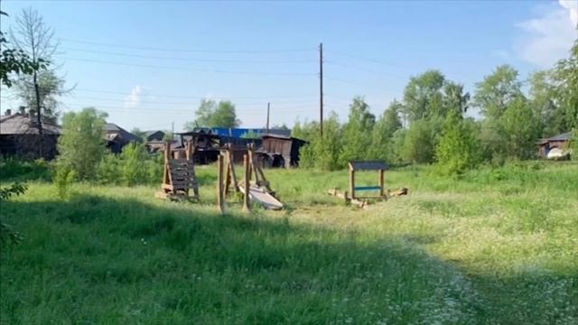 Жители Новой Колы сетуют на состояние детской площадки, установленной около 10 лет назад смотреть онлайн