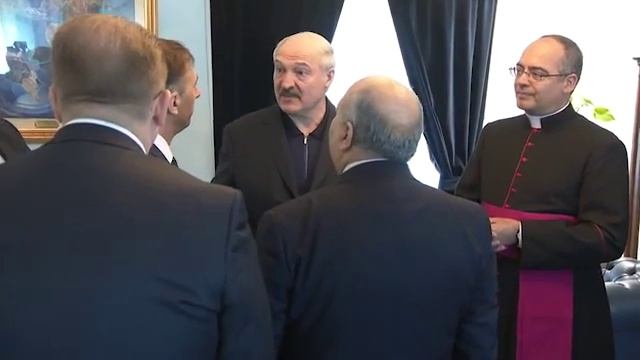 Прибытие в аэропорт Чампино в Риме смотреть онлайн