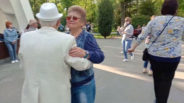 За четыре моря!!!Танцы в парке Горького,Харьков,май 2021.
