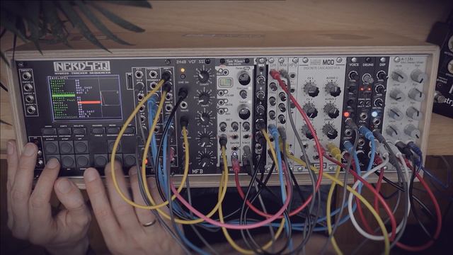 NerdSeq Tracker Sequencer ~ crazy Eurorack computer (made a trashy tune with it) смотреть онлайн