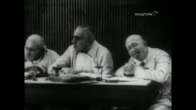 Квакс, незадачливый пилот, 1941. (вращение) Поцелуй Мэри Пикфорд, 1927. смотреть онлайн