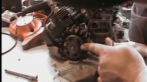 как открутить муфту на бензокосе штиль