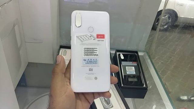 Xiaomi Mi 8 All Colors Side By Side. Blue/Black/White/Gold. Available In Dubai смотреть онлайн