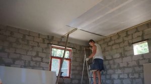 Как подшить потолок гипсокартоном в одиночку