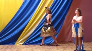 Дефиле - костюм из подручного материала (я последняя)