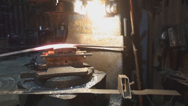 КОВКА ОКОНЧАНИЯ ПОРУЧНЯ НА ПЕРИЛА смотреть онлайн