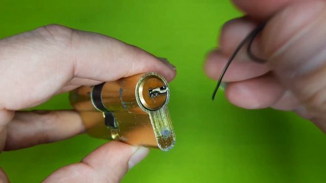 [196] КАК ВЫТАЩИТЬ ПОЛОМАНЫЙ КЛЮЧ ИЗ ЗАМКА смотреть онлайн