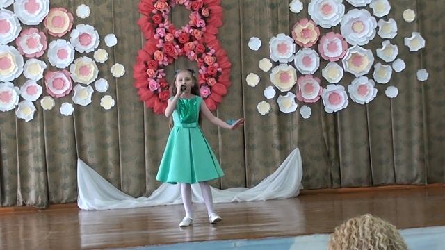 Поздравляем наших любимых учителей в школе! Пою свою конкурсную песню: Сны,как бабочки цветные смотреть онлайн