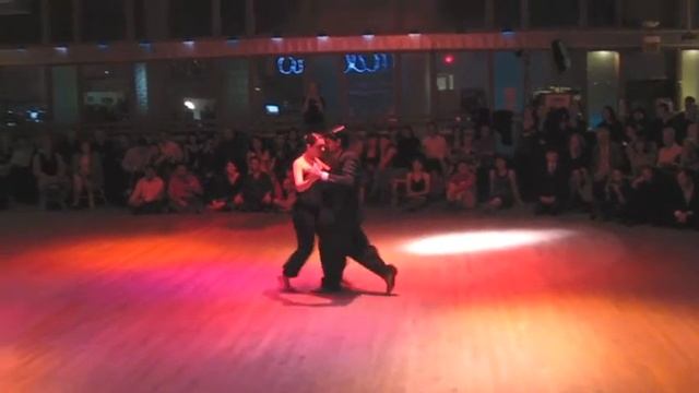 Fernando Sanchez y Ariadna Naveira at La Milonga de Nora 04-09-2011, 2 of 4 смотреть онлайн