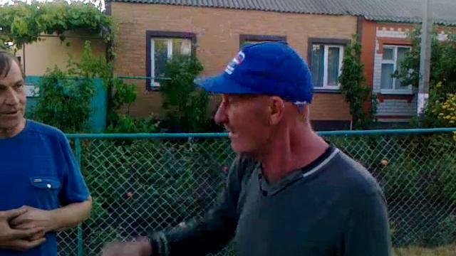 Хочет уехать на Фиджи смотреть онлайн