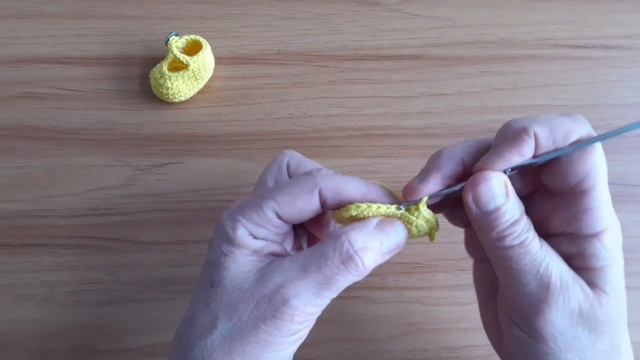 Туфельки для куклы крючком. смотреть онлайн