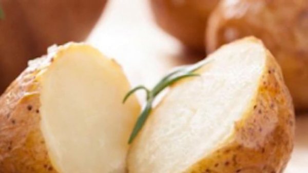 Почему опытные хозяйки кипятят картофель перед запеканием