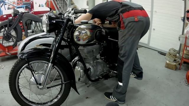 Мотоцикл Simson AWO 425 S. После реставрации. Мотоателье Ретроцикл смотреть онлайн