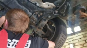 Verso/Corolla... и их класс на МКПП. Замена сальника правого привода.