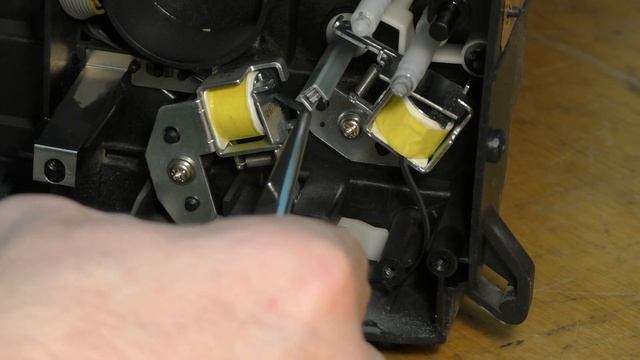 Xerox Phaser 3140 — замятие бумаги на выходе из принтера, чистка лазера смотреть онлайн