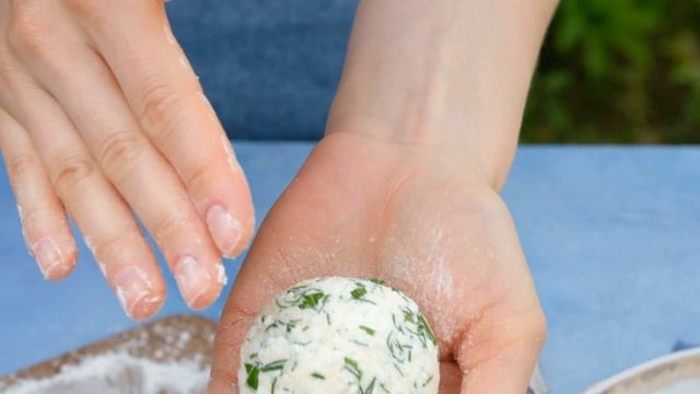 Такие сырники вы еще не пробовали. СОЛЕНЫЕ СЫРНИКИ с зеленью и сыром. Готовим и наслаждаемся. смотреть онлайн