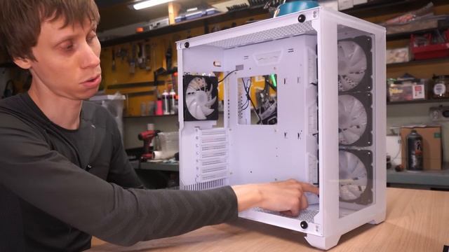 Как Lian Li , НО ДЕШЕВЛЕ