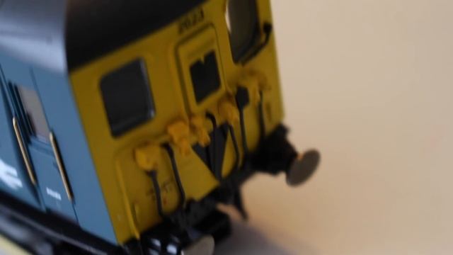 Hornby British Railways 2-HAL Train Pack - R3341A - Unboxing and Review смотреть онлайн