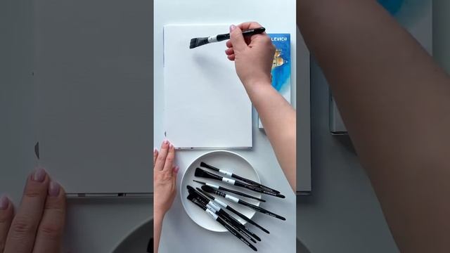 Обзор кистей - смотрите до конца #shortsvideo #акварельнаяживопись #урокирисования #рисую #акварель смотреть онлайн