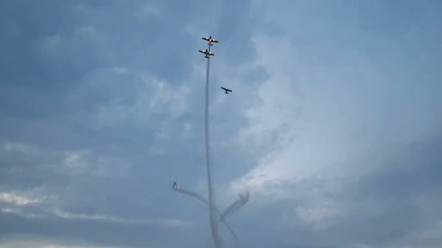 AMAZING DISPLAY - Air Bandits flying in sunset with fireworks смотреть онлайн