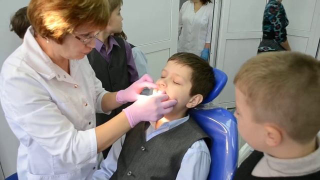 Ученики Чкаловской общеобразовательной школы №4 на приеме у стоматолога! 13 смотреть онлайн