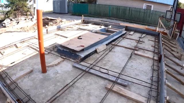 День 6. Армирование фундамента - по минимуму, но логично. смотреть онлайн