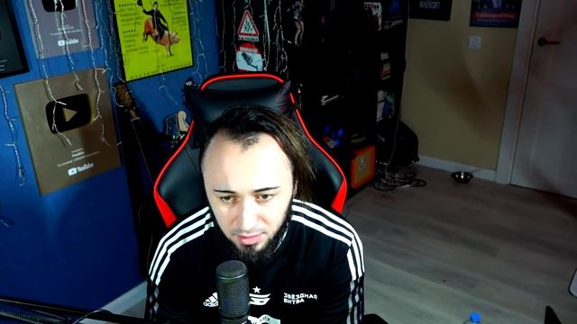 ИГРАЮ С КОРОНОЙ на ЗВЕЗДНОЙ БИТВЕ | PANDAFX vs RISENhaha смотреть онлайн