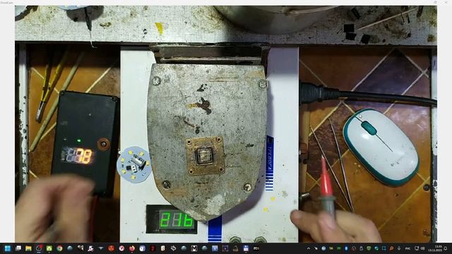 Ремонт светодиодных лампочек, замена чипа , применяем термостолик смотреть онлайн