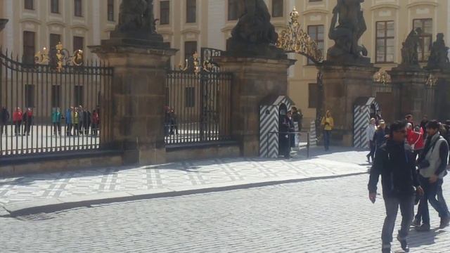 Прага. Собор Святого Вита. Центральные выход. смотреть онлайн
