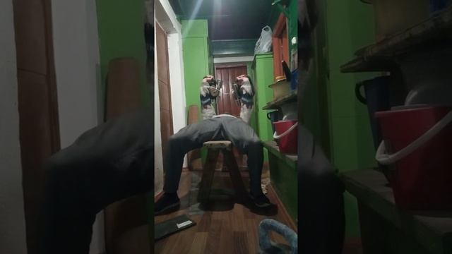 жим гирь лёжа по 40 кг смотреть онлайн