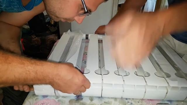 Сборка и паковка Биметаллического радиатора отопления! смотреть онлайн