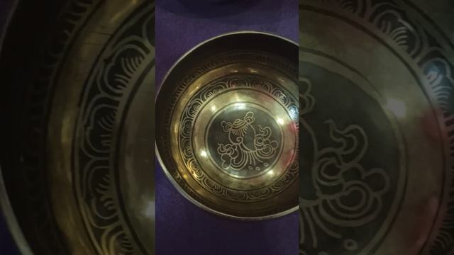 Кованная тибетская поющая чаша изобилие смотреть онлайн